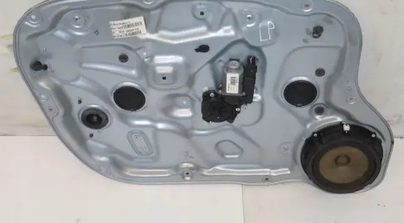 KIA Ceed Front window lifting mechanism without motor 824701H020
