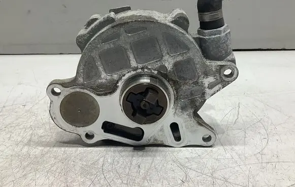 Audi A4 S4 B8 8K Vacuum pump 03L145100F