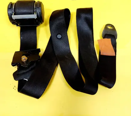 Mercedes-Benz Vito Viano W638 Front seatbelt 6388600185