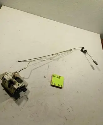 Renault Thalia I Front door lock 8200020455