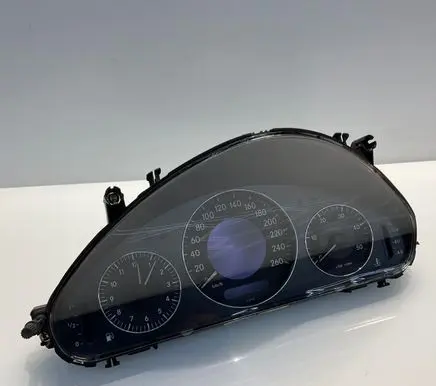 Speedometer (instrument cluster)