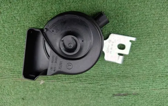 Volkswagen Tiguan Horn signal 571951206C 5QS951221 571951182C