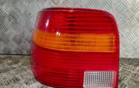 Volkswagen Golf IV Rear/tail lights 1J6945095R 67736972