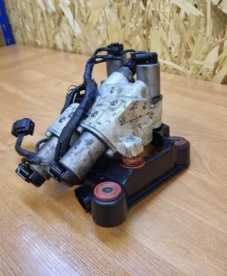 BMW 5 F10 F11 Air suspension compressor 6775258