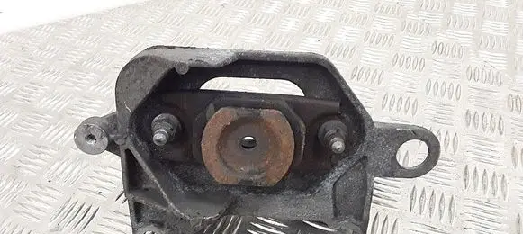 Nissan Qashqai Engine mount bracket 112221641