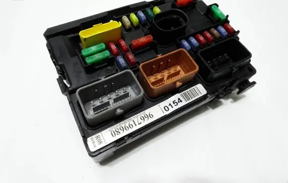 Citroen C3 Fuse module 9667199680
