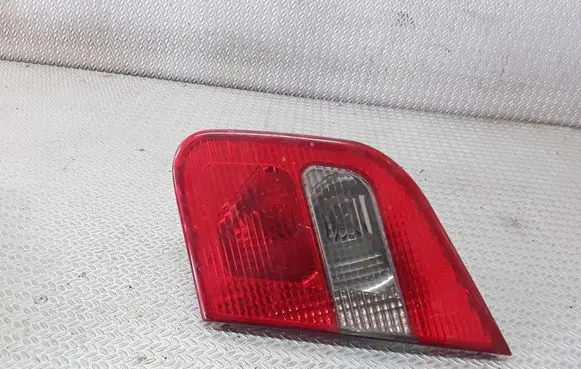 Mitsubishi Carisma Tailgate rear/tail lights