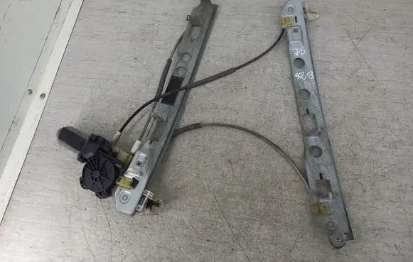 Renault Megane II Front door window regulator with motor 