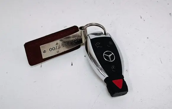 Mercedes-Benz CLA C117 X117 W117 Ignition key/card 