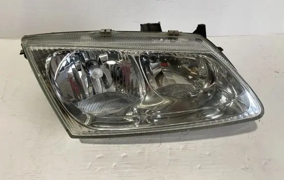 Nissan Almera N16 Headlight/headlamp 26010BN011
