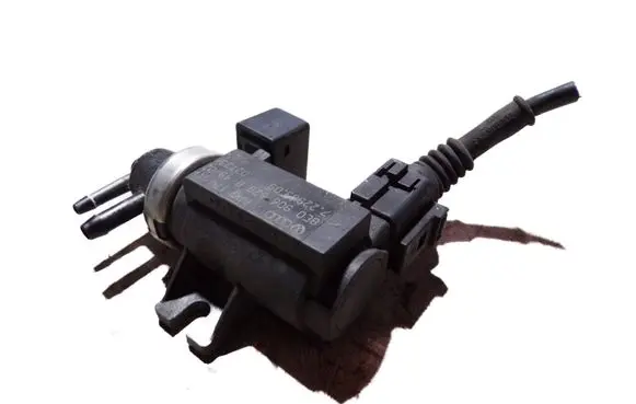 Audi A6 S6 C5 4B Turbo solenoid valve 8E0906628B