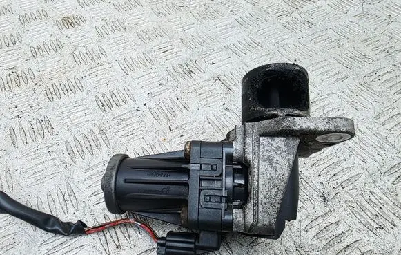 Nissan Juke I F15 EGR valve 50797503