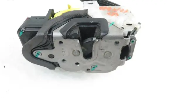 Chevrolet Cruze Front door lock 13503801GN
