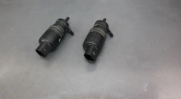 Mercedes-Benz C W203 Windscreen/windshield washer pump
