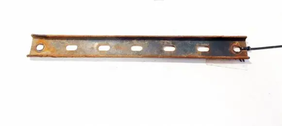 Mazda 2 Engine mounting bracket