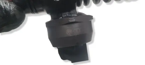 Audi A4 S4 B6 8E 8H Fuel injector 038130073AR