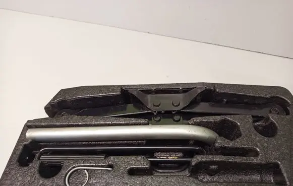 Volkswagen Golf VII Tool set 5G0012115S 5Q0011031B