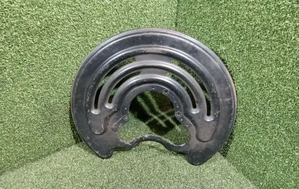 Renault Trafic III (X82) Rear brake disc plate dust cover 8200741200 98860867