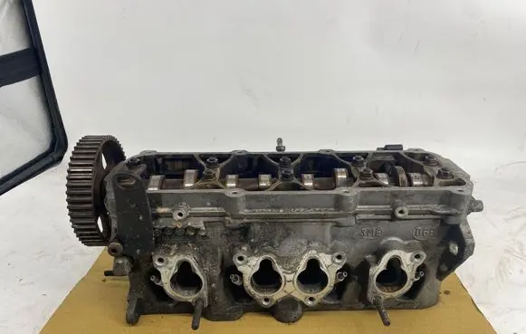 Volkswagen PASSAT B6 Engine head 06B103373T