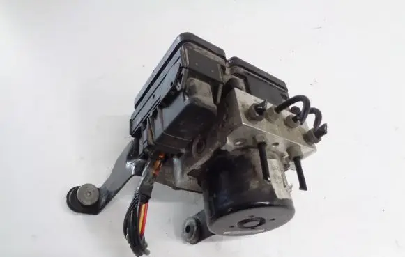 Ford Focus ABS Pump BV612C405AL 10096101993 D426G