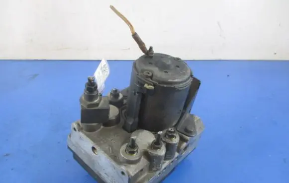 BMW 5 E39 ABS Pump