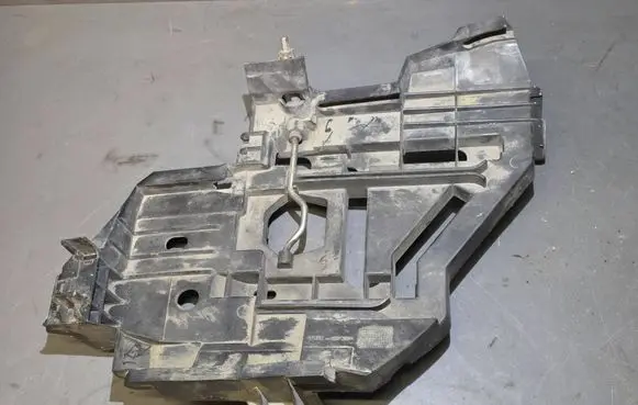 Porsche Cayenne (9PA) Headlight/headlamp mounting bracket 7L5941046