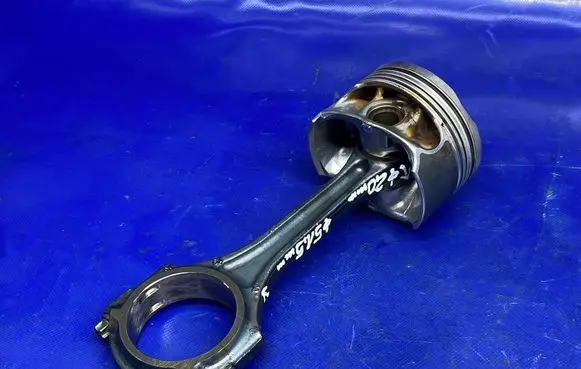Mercedes-Benz A W176 Piston with connecting rod DFA2700317 0833135 A2700317