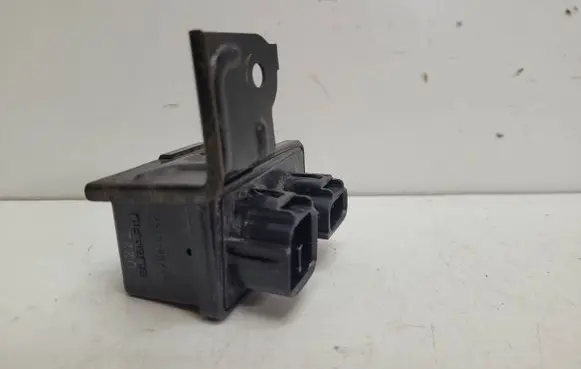 Subaru Outback Window wiper relay 481657