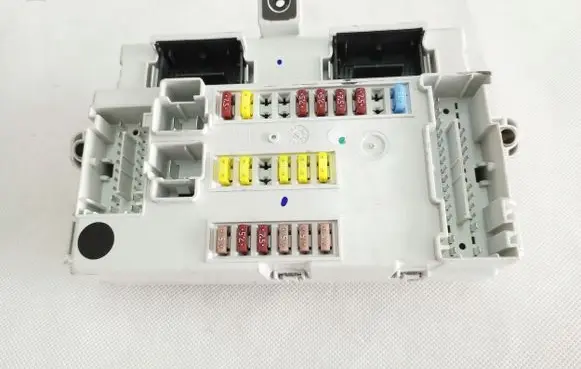 Fiat 500L Fuse box set 52102288