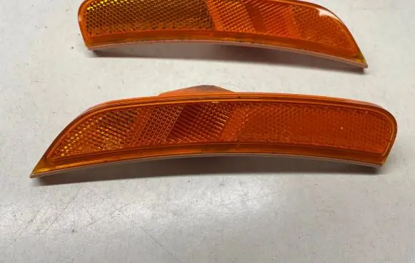 Chrysler Pacifica Front reflector 68229422AA 68229423AA