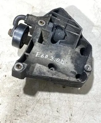 BMW 5 E60 E61 A/C compressor mount bracket 64557786708