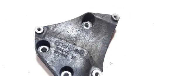 Opel Vectra C Engine mounting bracket 9226302 0047620