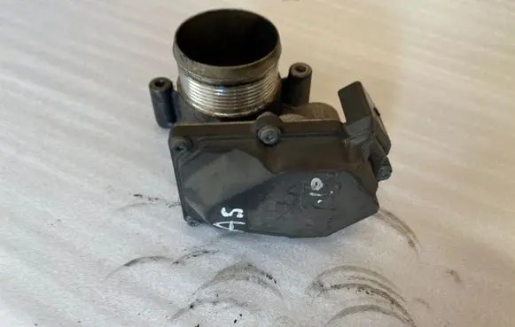 Audi A4 S4 B8 8K Throttle valve 03L128063E