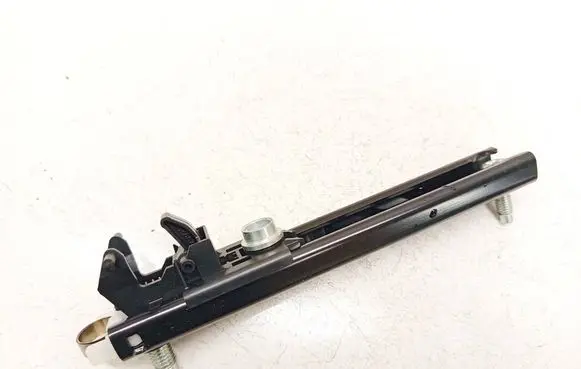 Opel Zafira B Seat belt adjustment rail 13193568