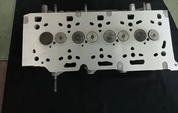 Renault Scenic III - Grand scenic III Engine head 949716F0