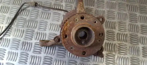 Volkswagen PASSAT B3 Front wheel hub