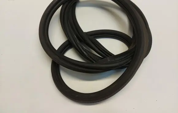 Trunk rubber seal (body)