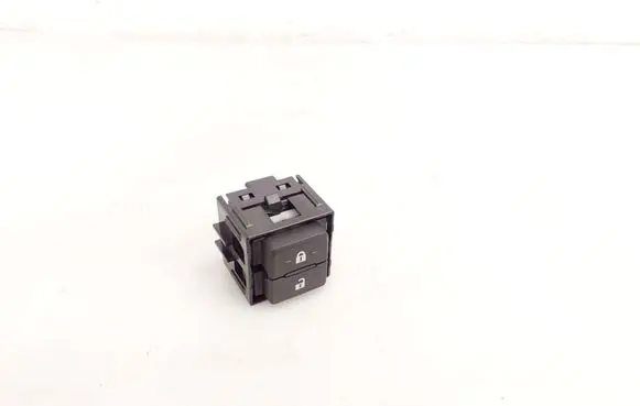 Lexus ES 300h (7th Gen) Central locking switch button 