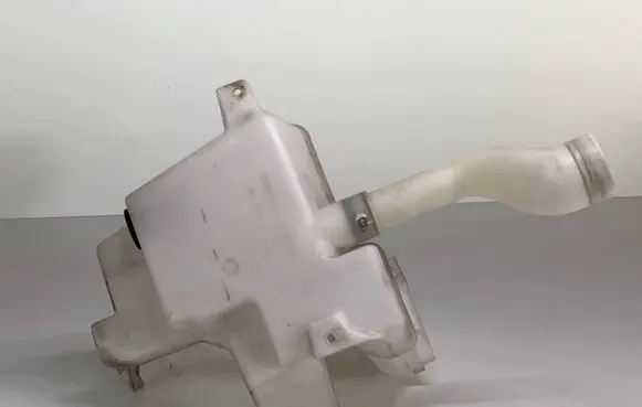 Hyundai i30 Windshield washer fluid reservoir/tank 000003