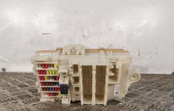 Honda HR-V Fuse module 737012820W 747048360W
