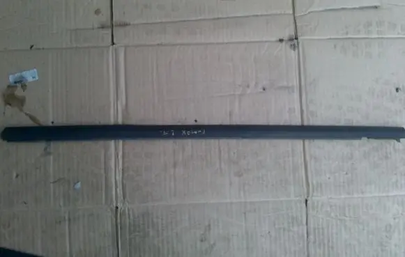 Ford Focus C-MAX Rear door windshield rail 