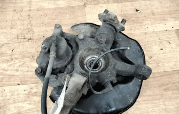 Toyota Prius (XW10) Front wheel hub spindle knuckle