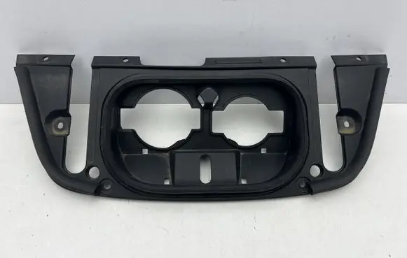 Nissan Leaf II (ZE1) Air filter box cover 65730 5SH0A