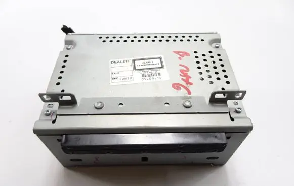 Radio/CD/DVD/GPS head unit