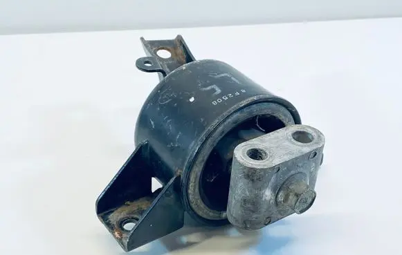 Engine mount bracket