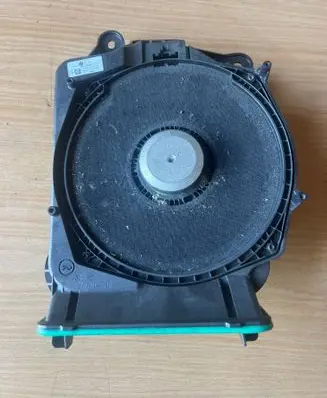 BMW 5 G30 G31 G38 Subwoofer speaker 9395862 900164709