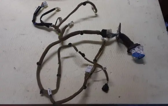 Mazda CX-7 Front door wiring loom EH6467190B