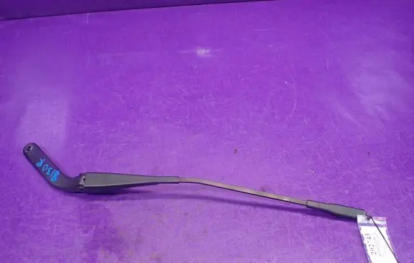 BMW 1 E81 E87 Front wiper blade arm 7169972