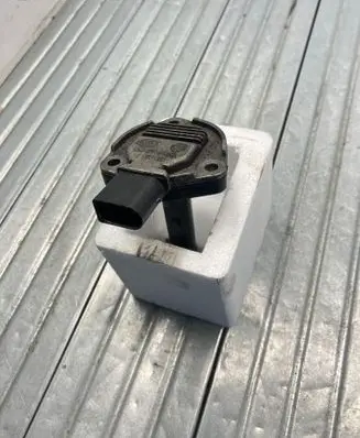 BMW 3 E90 E91 Oil level sensor 7508003 6PR00786802