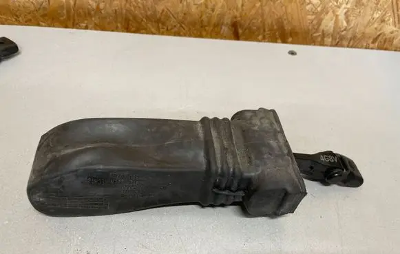 Audi A7 S7 4G Front door check strap stopper 4G8837249A
